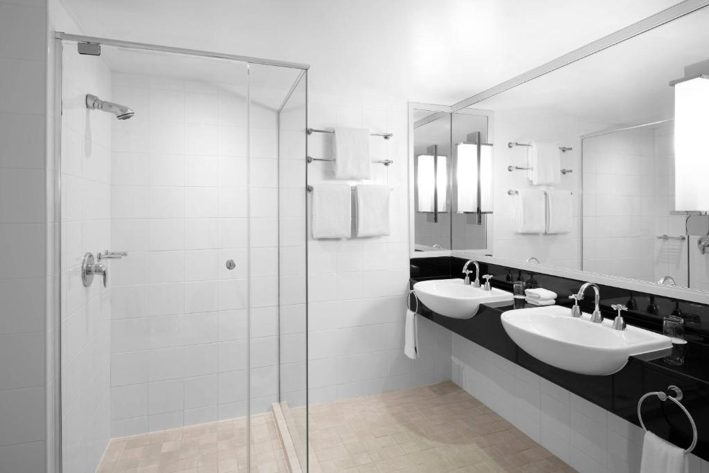 Sydney Harbour Marriott Hotel at Circular Quay - One Bedroom Suite, Executive Lounge Access, 1 King