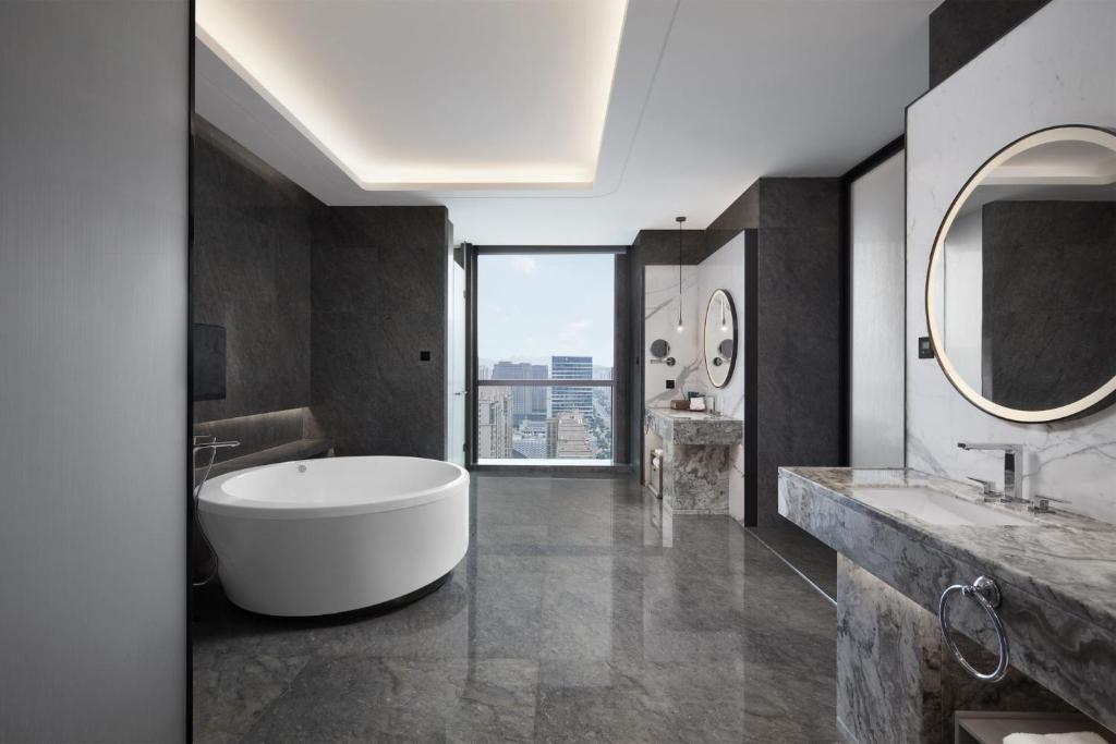 Koupelna v ubytování Sheraton Fuqing Hotel