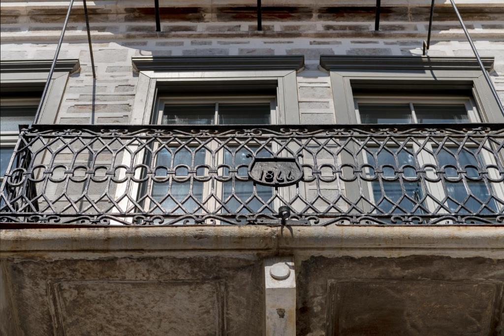 Un balcón o terraza de The Ten Syros