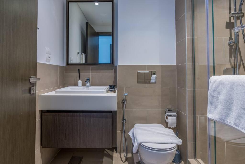 Koupelna v ubytování Luxury 2bedroom Dubai Creek Balcony & Views