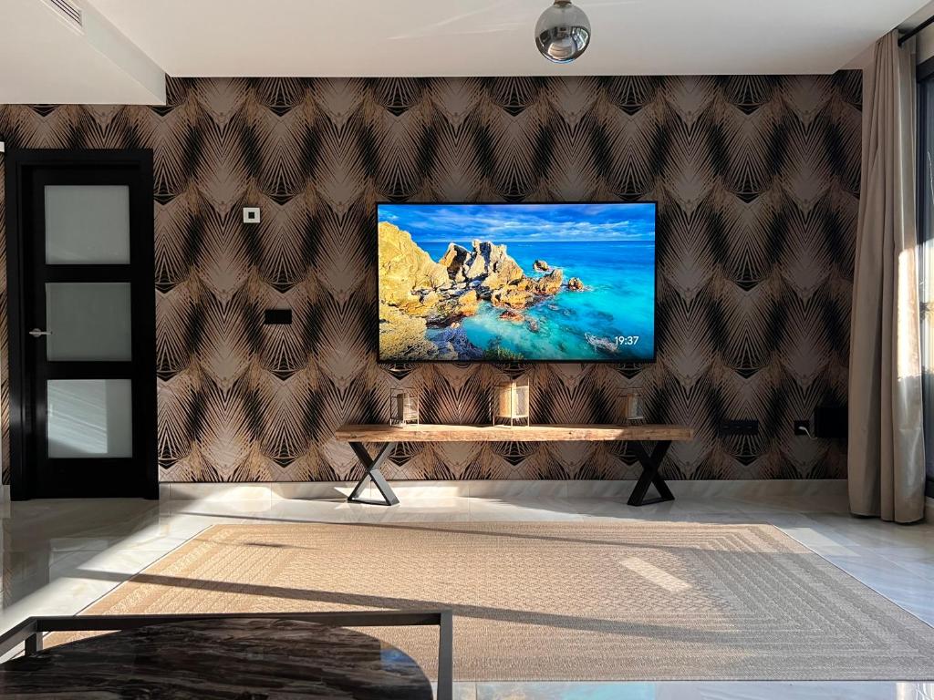 TV a/nebo společenská místnost v ubytování Luxurious in nature