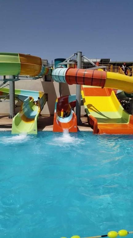 Bazén v ubytování Palm lake resort Folla Monastir nebo v jeho okolí