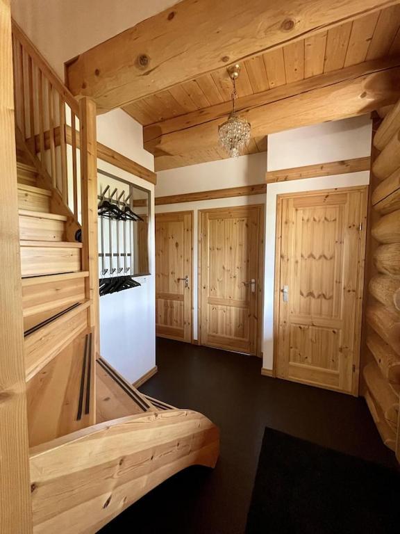Afbeelding uit fotogalerij van Unieke houten villa met SAUNA in Twente - 5p in Den Ham