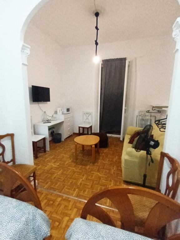 Valencia La Petxina Rooms in Shared Apartment, Spain ...