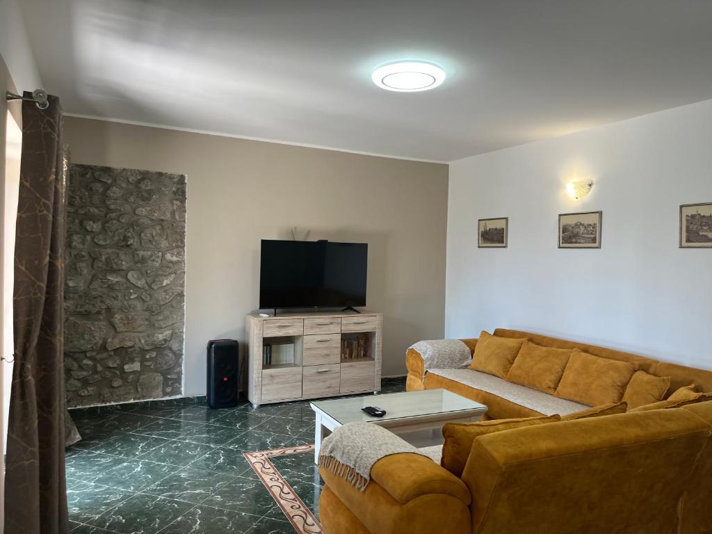 Cezar Apartment 3, Podgorica, Montenegro - Booking.com