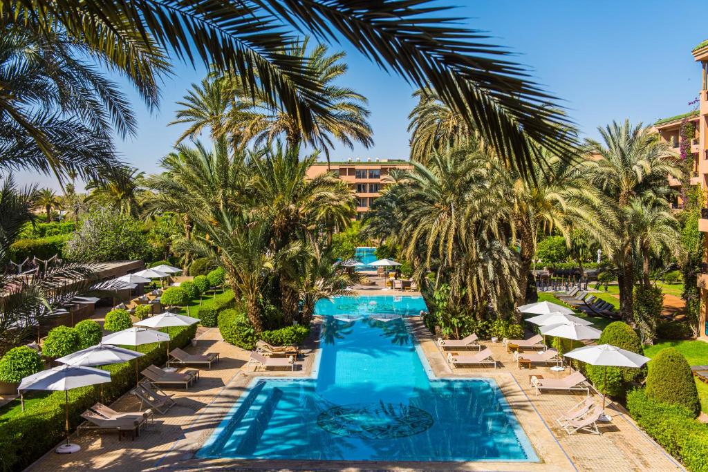vista sulla piscina del resort di Sofitel Marrakech Palais Impérial & Spa a Marrakech