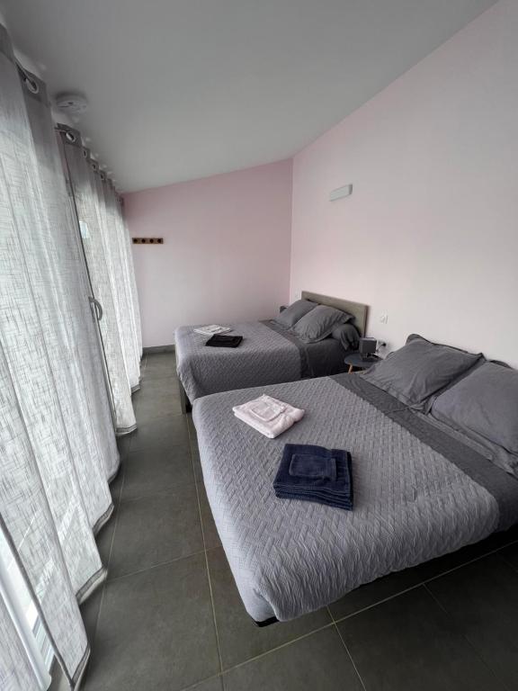 Chambres d'Hôtes Chez Florence - Studio Avec Vue Sur Piscine