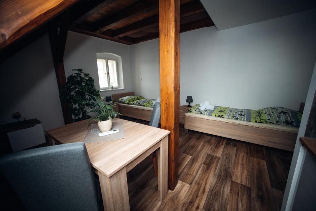 Postel nebo postele na pokoji v ubytování Restaurace čp.2