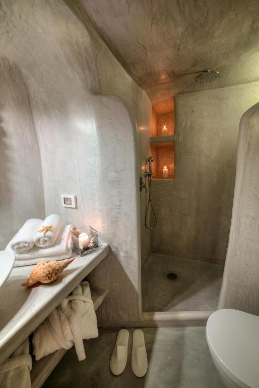 Kima Oia Suites - 10