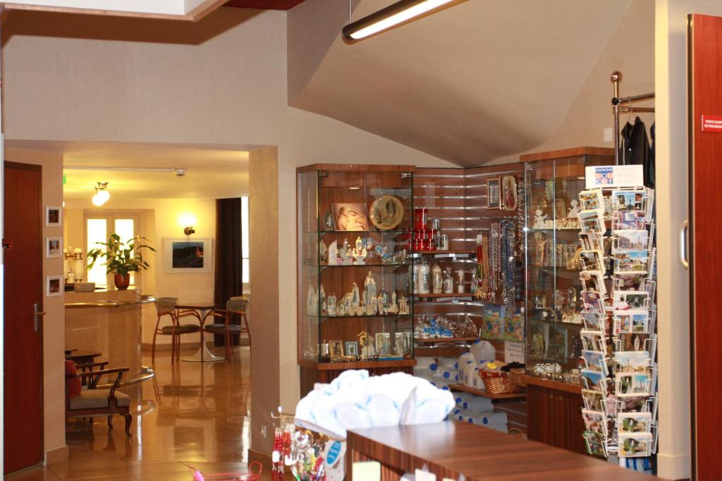 Fotografie z fotogalerie ubytování Hôtel Saint Sébastien v destinaci Lurdy