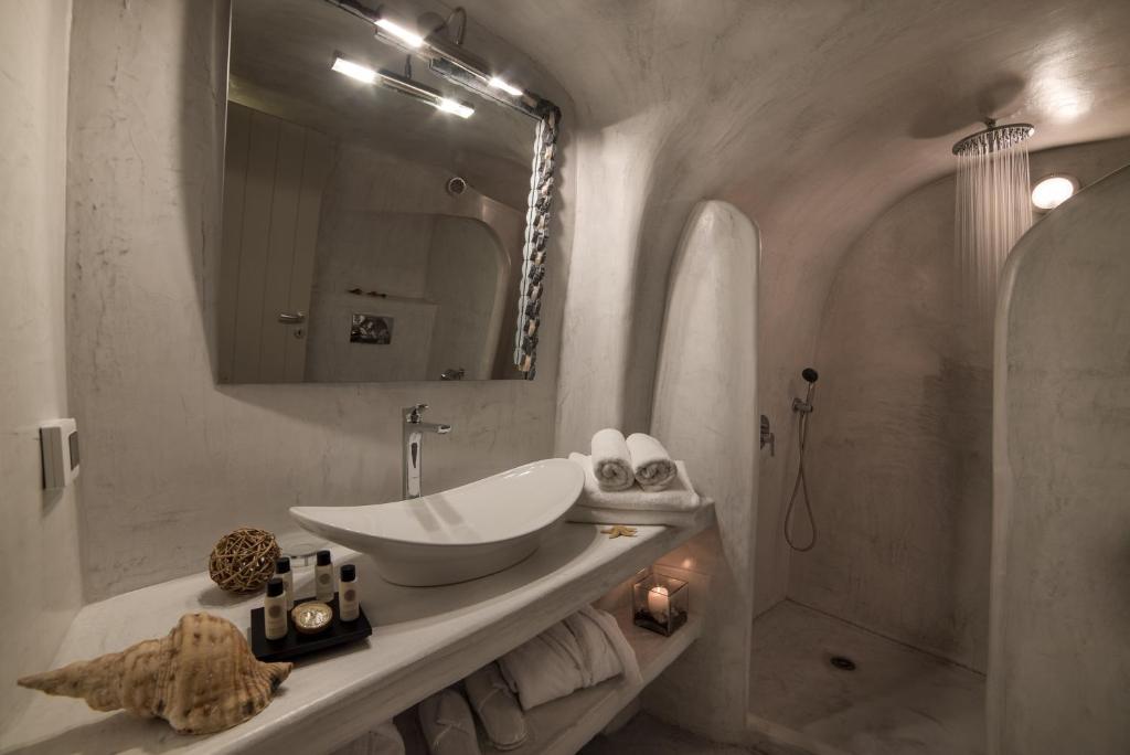 Kima Oia Suites - 12