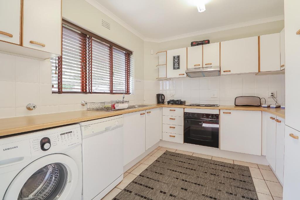 Rio self catering holiday apartment - Image 12