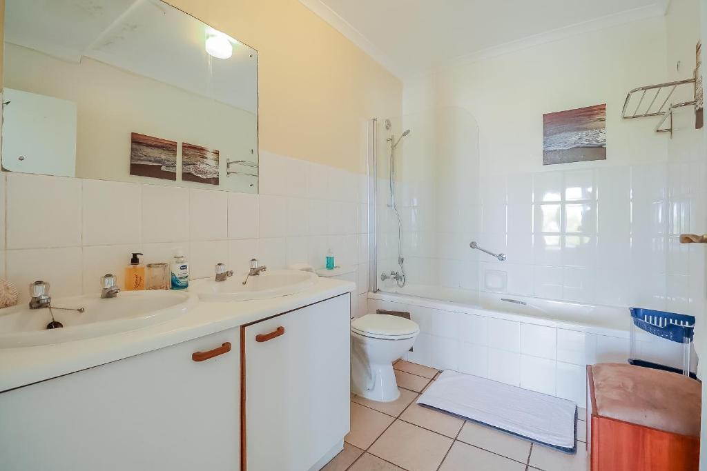Rio self catering holiday apartment - Image 18