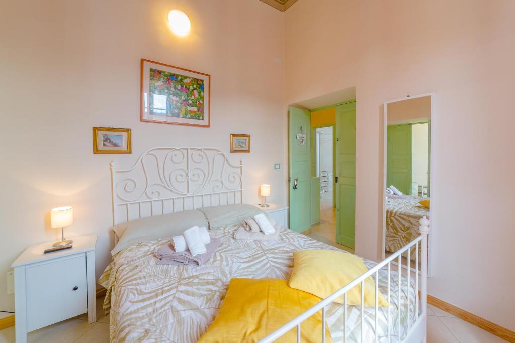 A bed or beds in a room at B&B Bernini