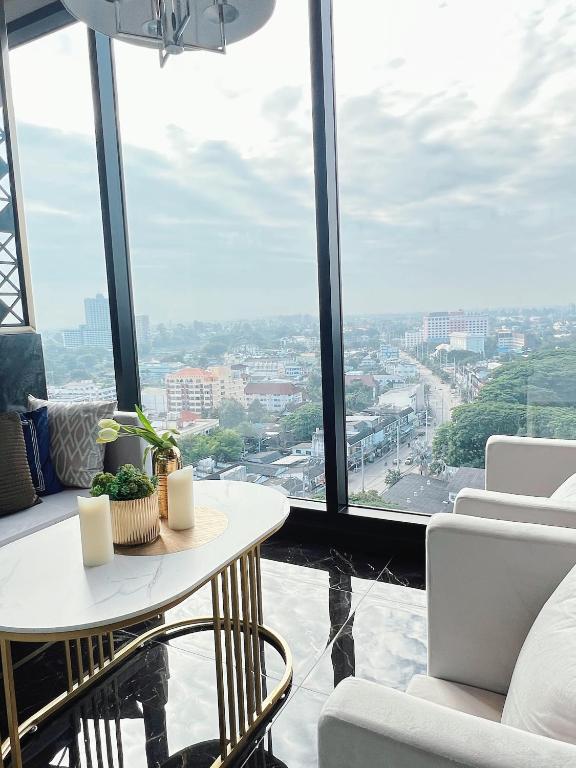 Perfect top pool view condo Astra sky river - Resim 24