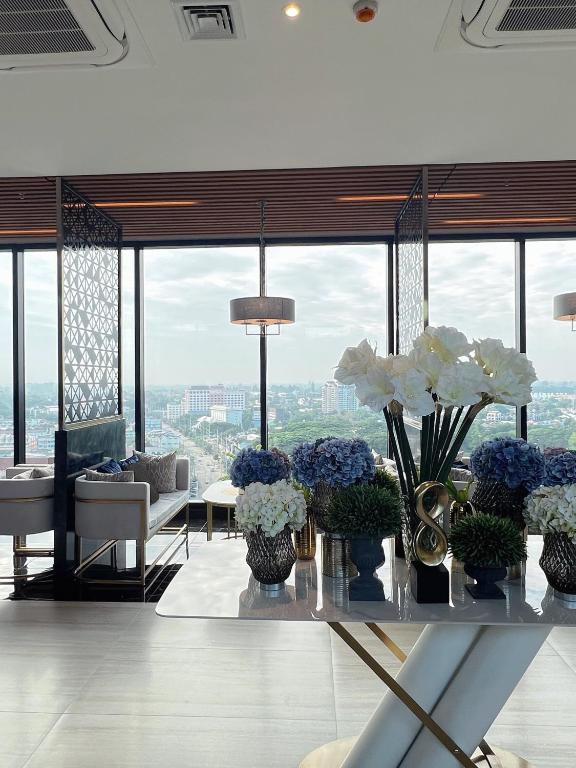 Perfect top pool view condo Astra sky river - Resim 25