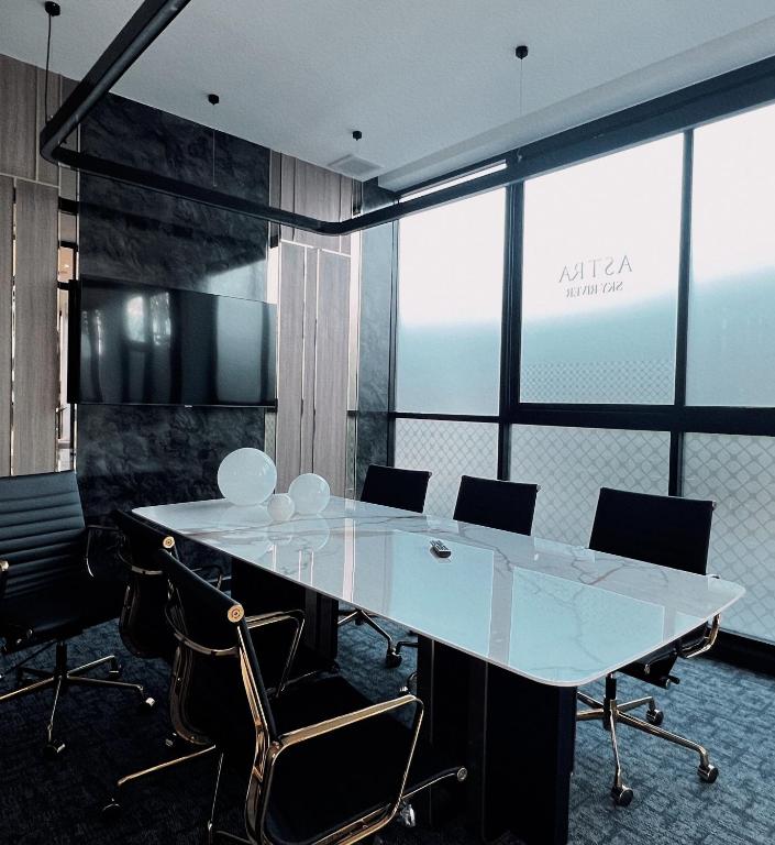 Perfect top pool view condo Astra sky river - Resim 22