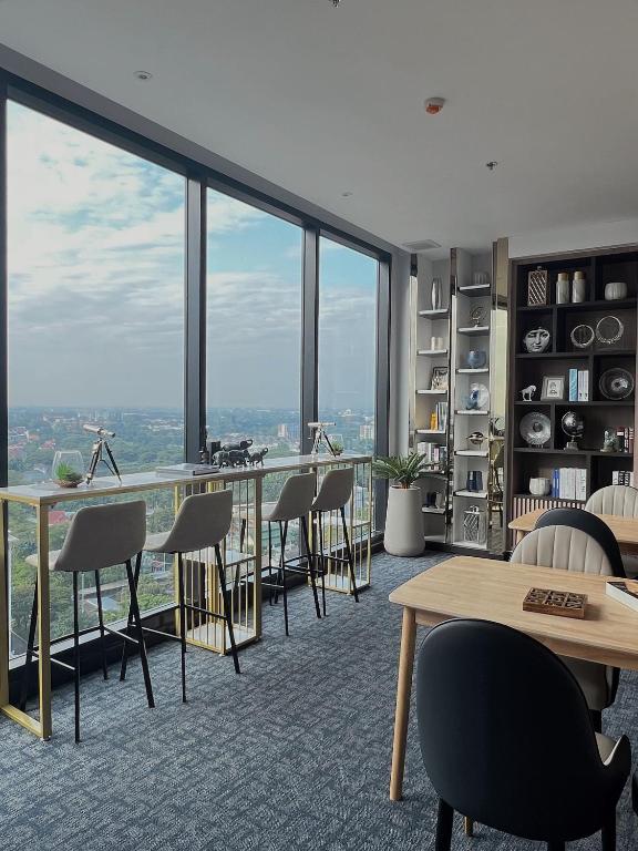 Perfect top pool view condo Astra sky river - Resim 2