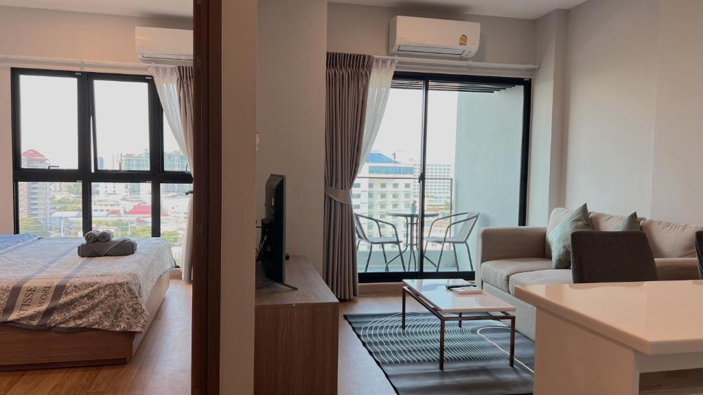 Perfect top pool view condo Astra sky river - Resim 10