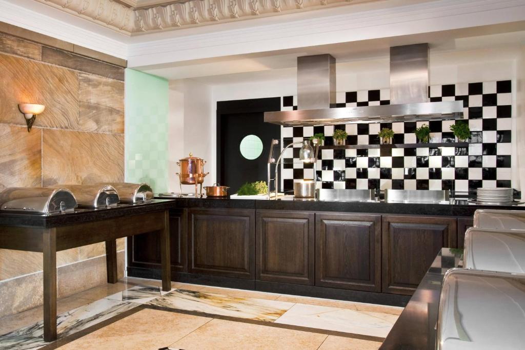 Le Méridien Grand Hotel Nürnberg - Resim 41