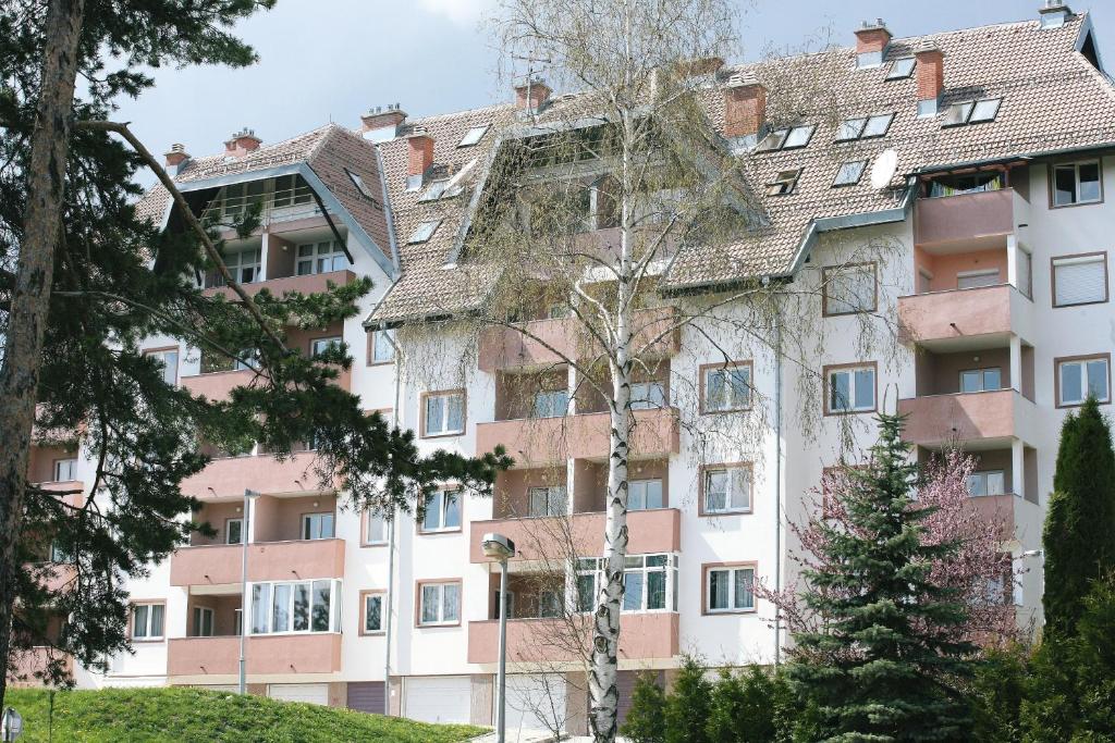 Budynek, w którym mieści się apartament