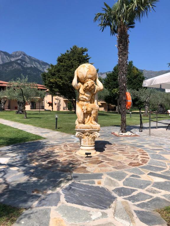 Nespecifikovaný výhled na hory nebo výhled na hory při pohledu z hotelu