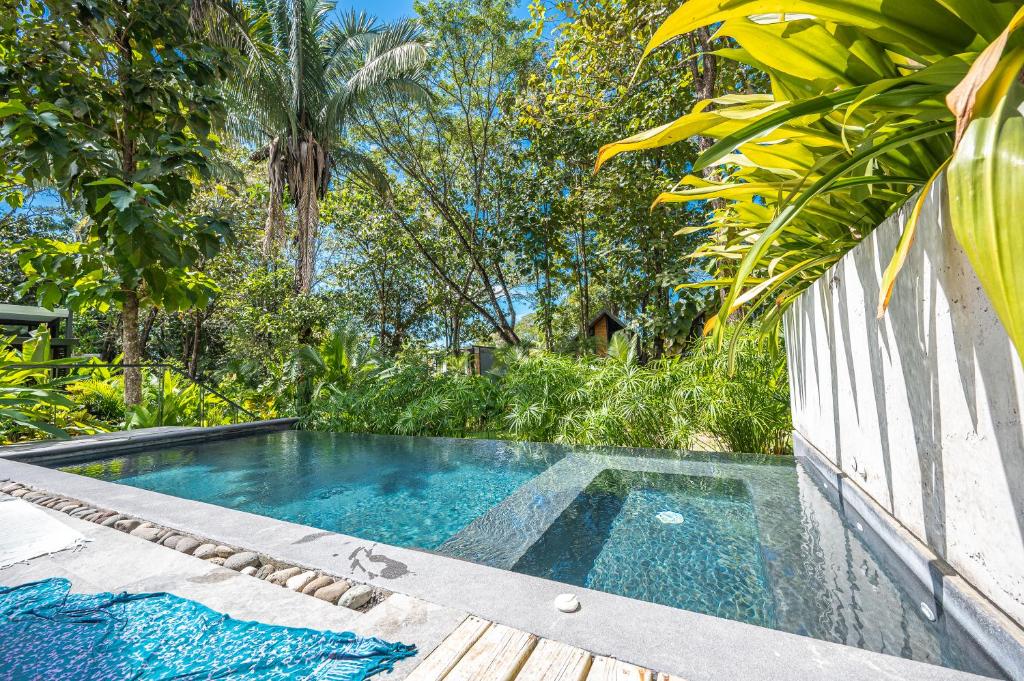 Surf Beachvilla Santa Teresa - walk-to-beach, huge yoga decks, 135 qm2 - Villa De Deux Chambres