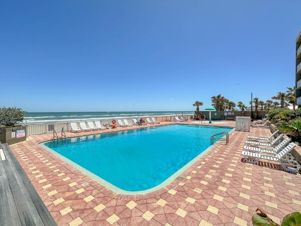 Bazén v ubytování Boardwalk Inn and Suites nebo v jeho okolí