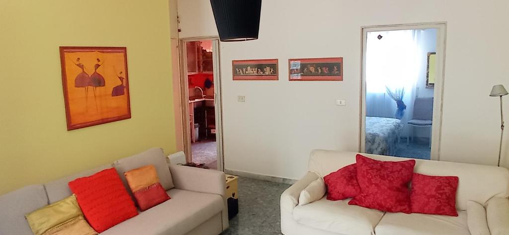 Zdjęcie z galerii obiektu Brighting Penthouse and balcony w mieście Bari