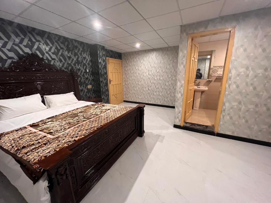 SKYmount - Deluxe Double Room