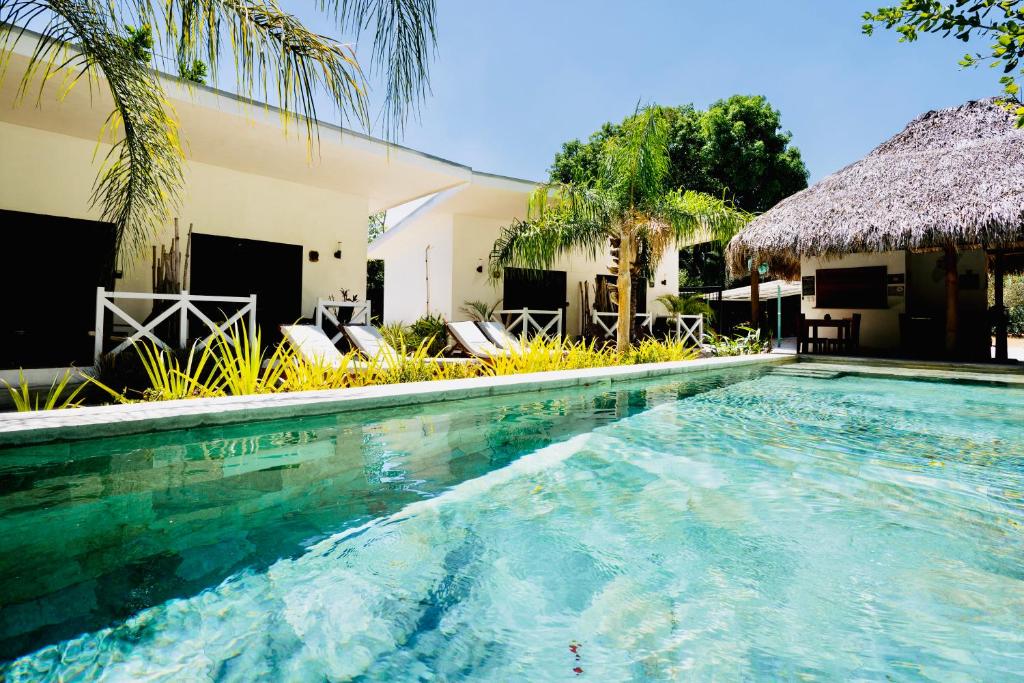 Bazén v ubytování Antema Lodge Secteur Tamarindo, piscine, yoga, gym, jungle et paix nebo v jeho okolí