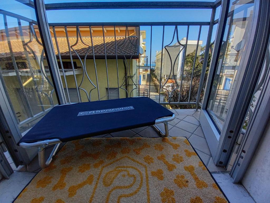 A balcony or terrace at PetlyApartments