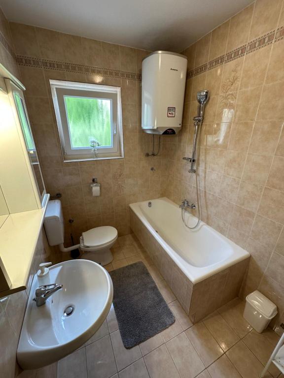 Koupelna v ubytování Apartments Matejčić