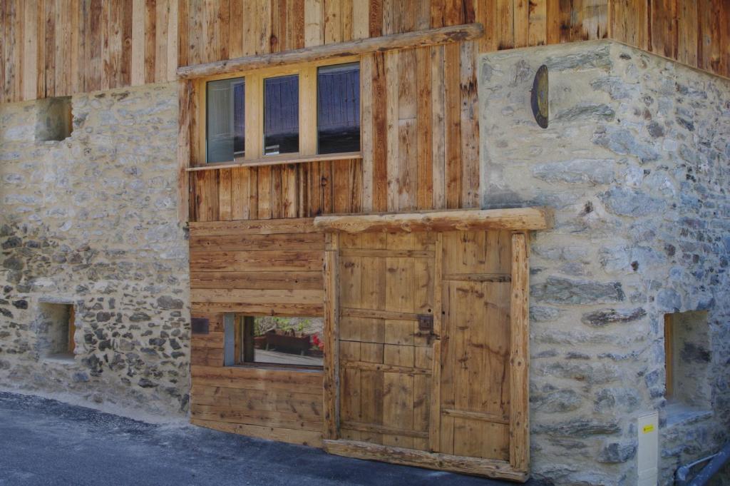 Fotografie z fotogalerie ubytování Appartement Dans Chalet de Montagne v destinaci Bozel