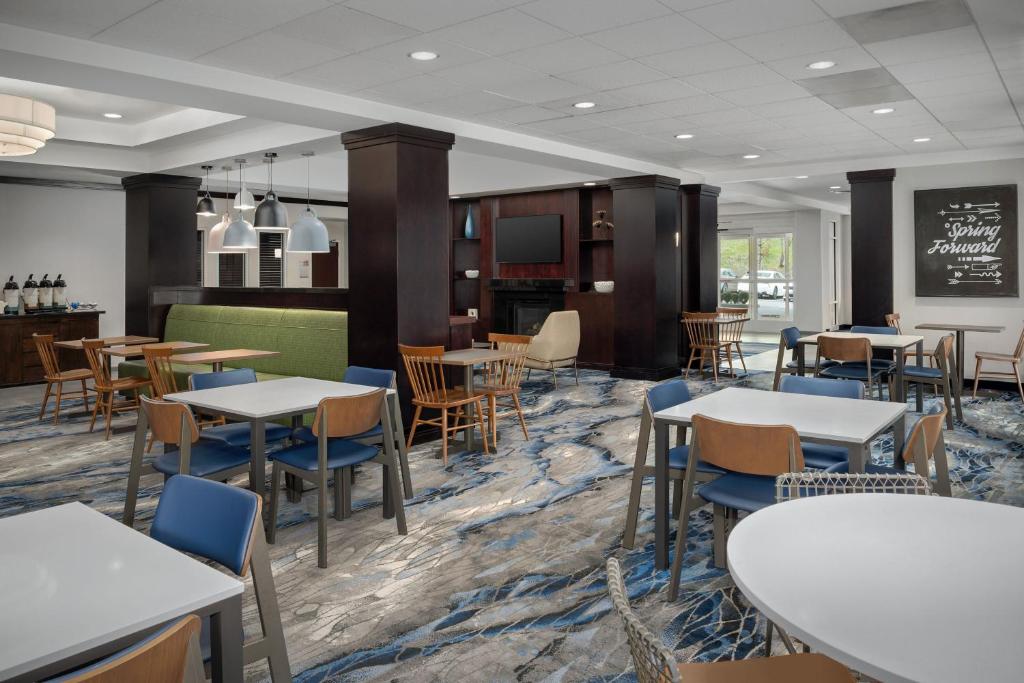 Restaurace v ubytování Fairfield by Marriott Tacoma Puyallup