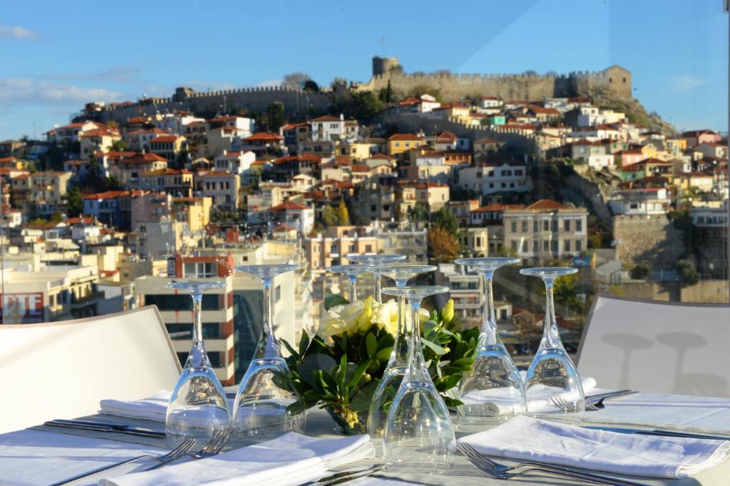 Nespecifikovaný výhled na destinaci Kavala nebo výhled na město při pohledu z hotelu