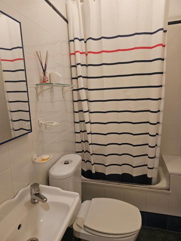 Kúpeľňa v ubytovaní Habitacion amplia y centrica en piso compartido
