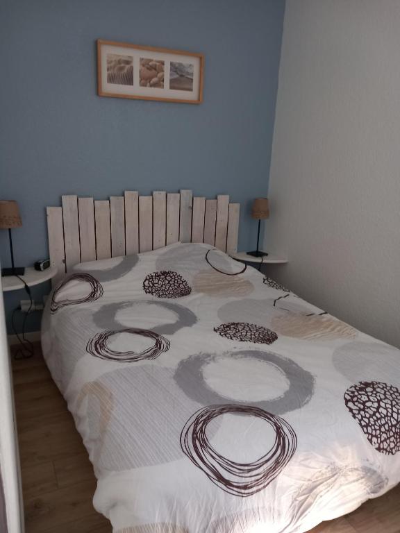 Zdjęcie z galerii obiektu Port Leucate appart 4-5 personnes climatisation parking privé entre port et plage w mieście Leucate
