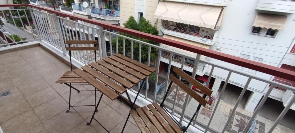 Balkon lub taras w obiekcie Kalamaria brand new 1 bedroom apartment