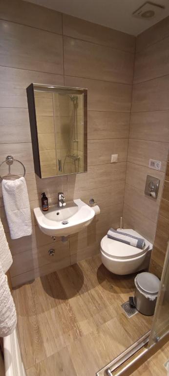 Łazienka w obiekcie Kalamaria brand new 1 bedroom apartment