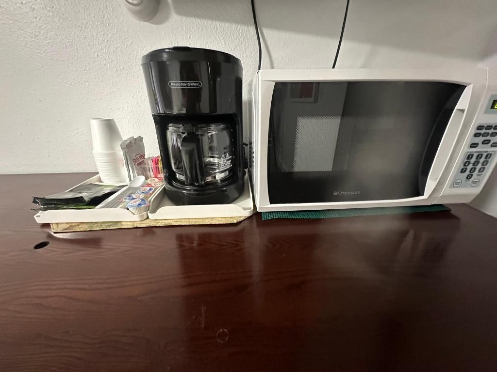 Kuchyň nebo kuchyňský kout v ubytování Fossil Butte Motel