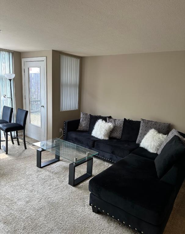 2bd/2ba Riverfront City View Apt, Cleveland Updated 2023 Prices
