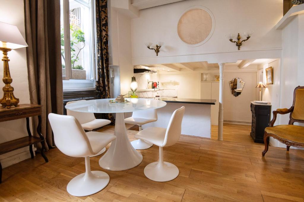 Coin salon dans l'établissement MHL - Maison Hotel Lyon
