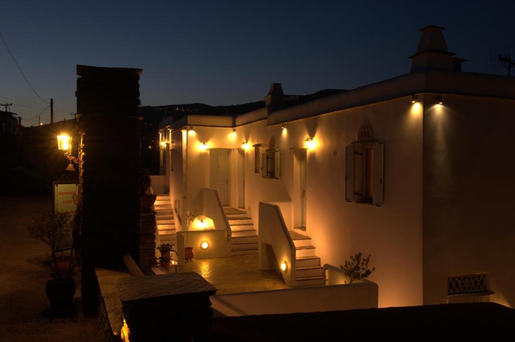 Budova, kde se aparthotel nachází