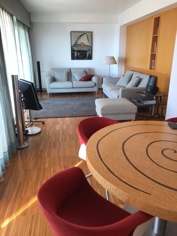 Posedenie v ubytovaní Apartamento en 1ª linea de mar con excepcionales vistas a la bahia en Sant Antoni de Calonge