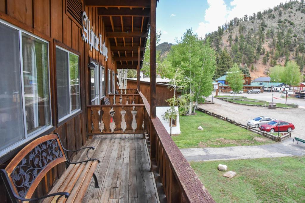 Alpine Lodge Red River photo