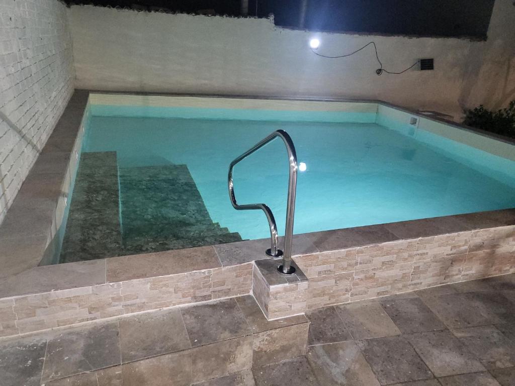 Casa Rural Oasis, una casa rural en Puertollano, agradable, con Piscina en zona tranquila - Maison De Quatre Chambres