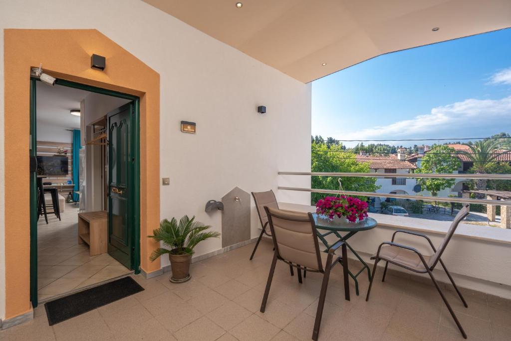 Balkón nebo terasa v ubytování Aphrodite Apartment ideal for holidays in Siviri