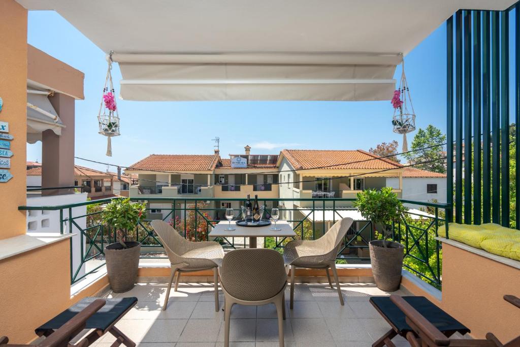 Balkón nebo terasa v ubytování Aphrodite Apartment ideal for holidays in Siviri