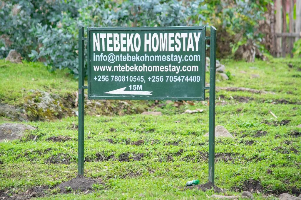 Certifikát, hodnocení, plakát nebo jiný dokument vystavený v ubytování Ntebeko Homestay
